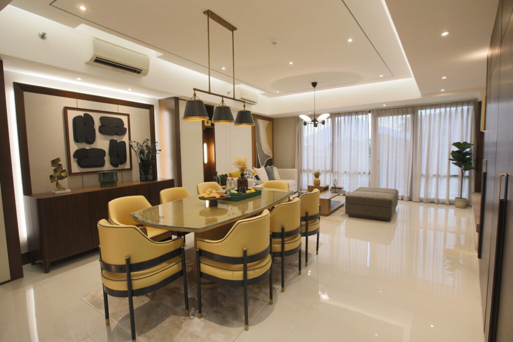 Botanika Tower 1 dining