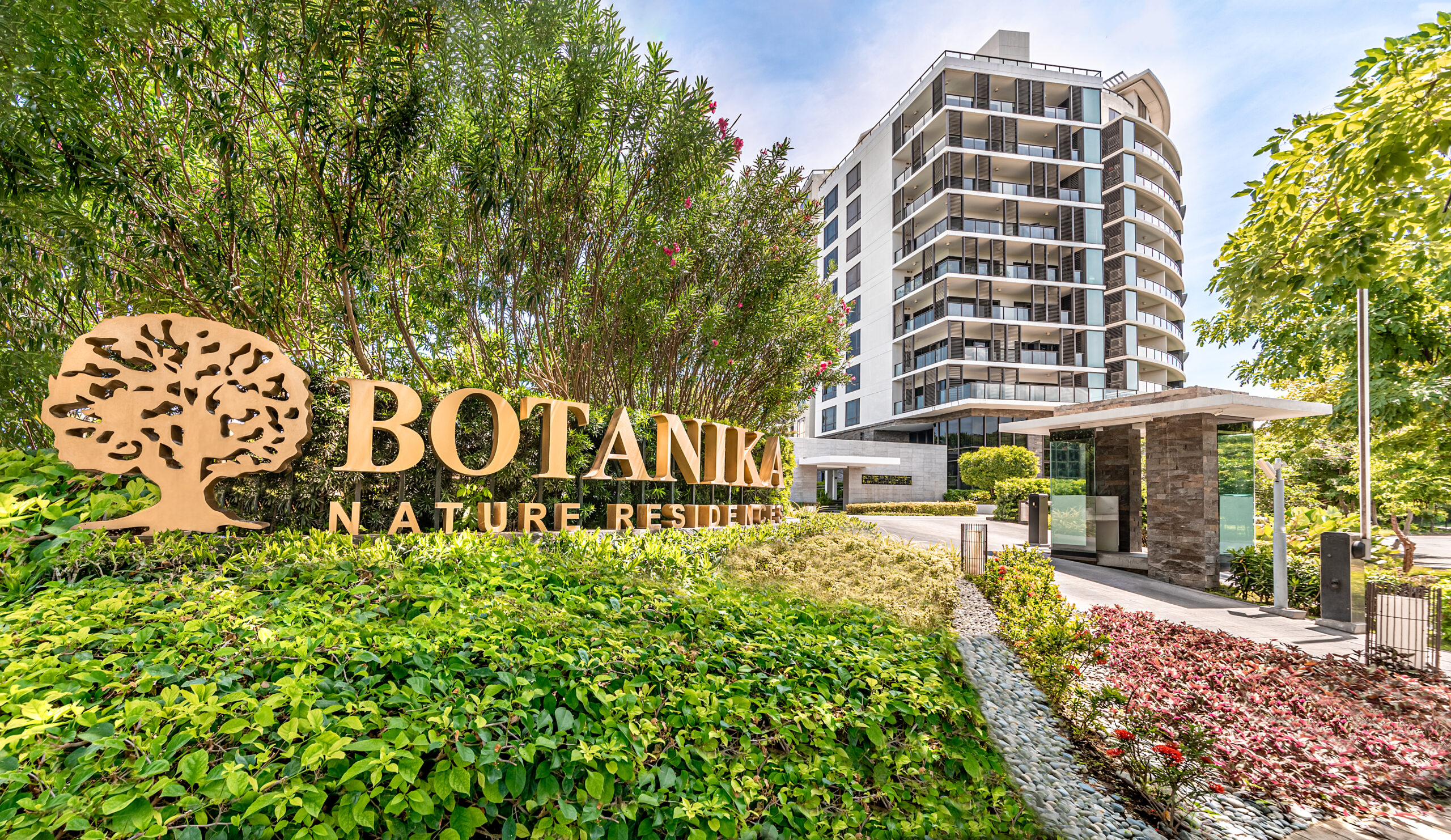 Filigree | Timeless Luxury: What to Look For in Your Next Luxury Home Botanika Tower 1 entrance